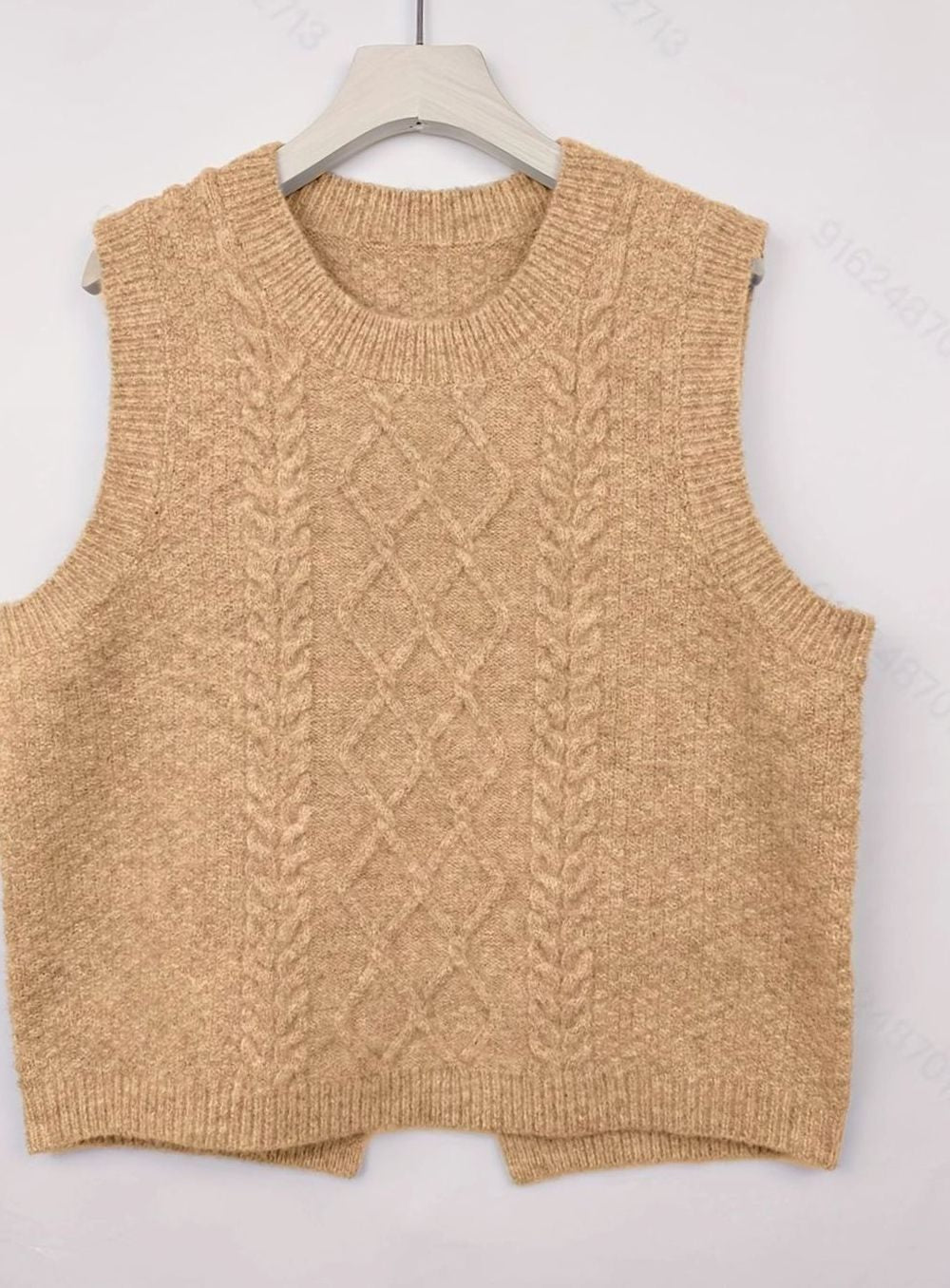 Women's Cable-Knit Round-Neck Sleeveless Sweater Vest