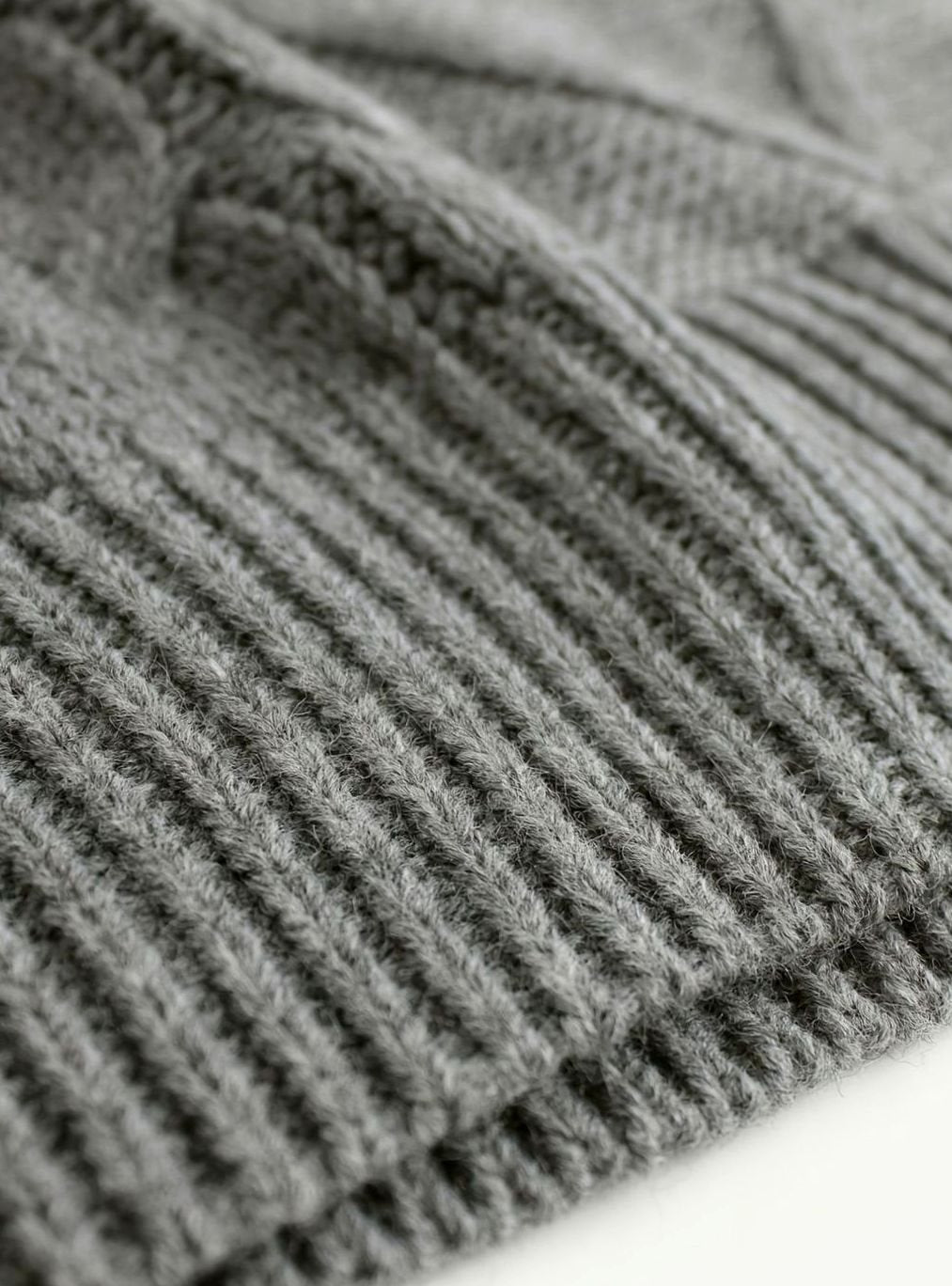 Women's Cable-Knit V-Neck Sweater Vest Relaxed Layering Pullover