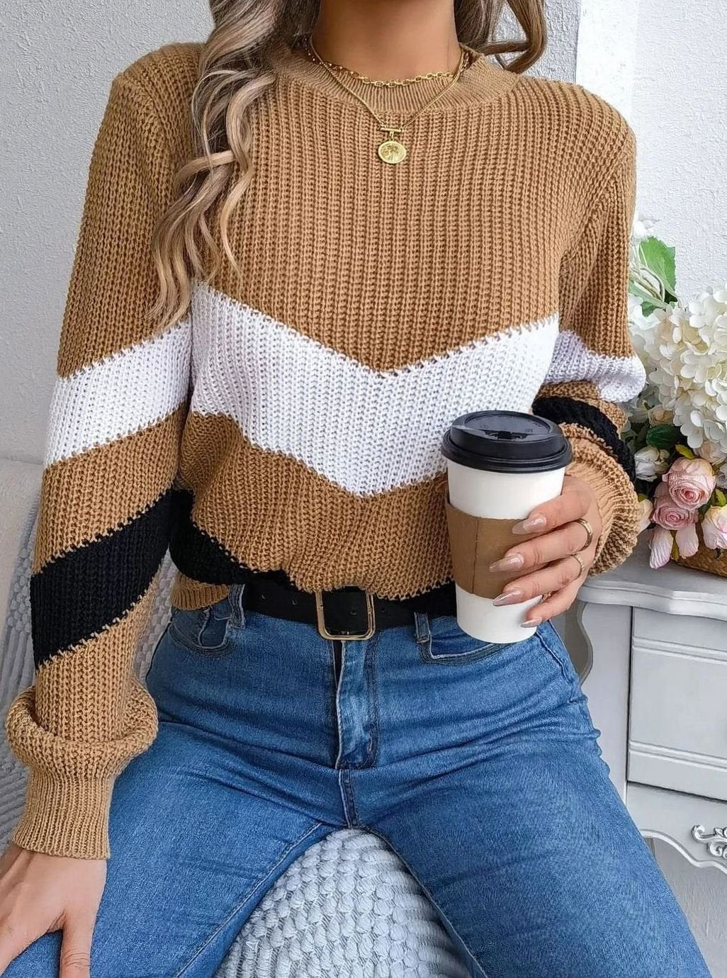 Women's Chevron Color Block Round-Neck Knit Sweater - Khaki