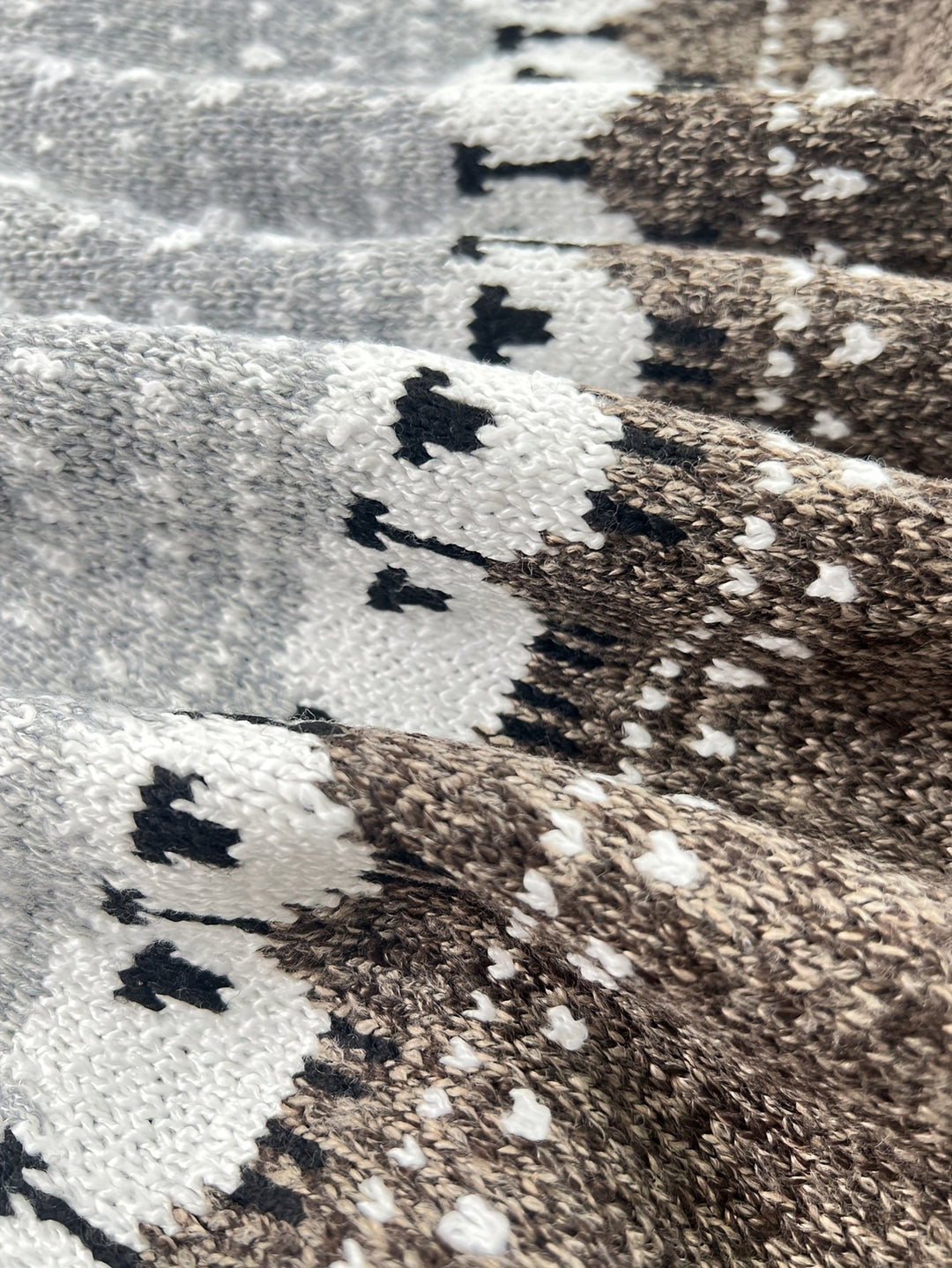 Women's Fair Isle Sheep Jacquard Thick-Knit Pullover Sweater