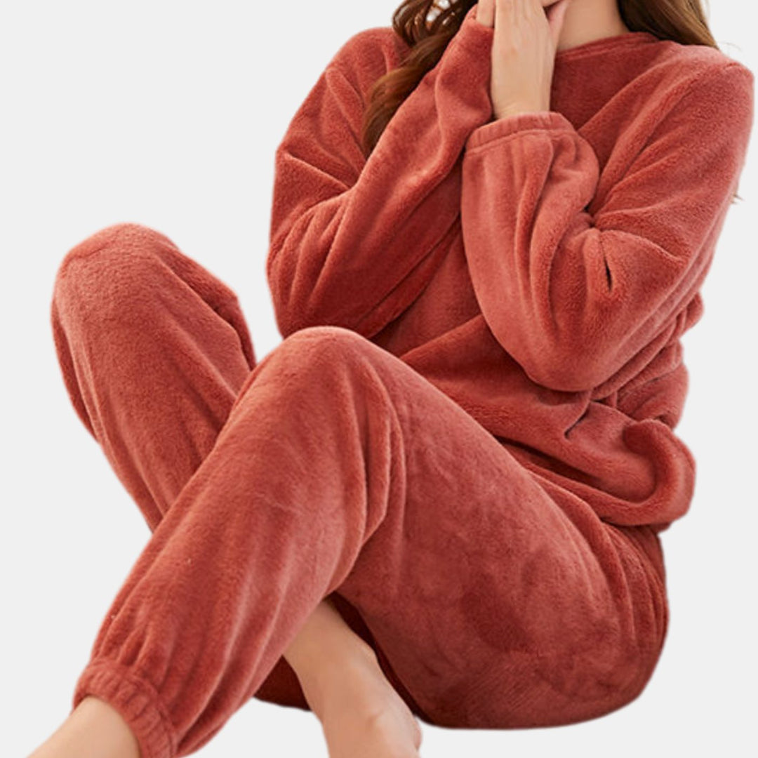 Women's Fleece Relaxed-Fit Two-Piece Lounge Outfit Set - Red
