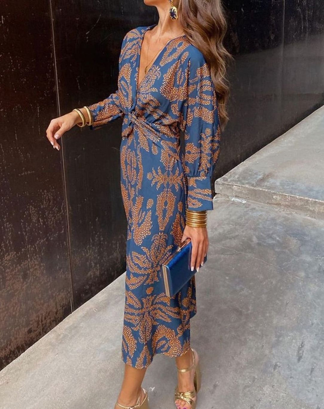 Women's Long-Sleeve V-Neck Knotted Waist Printed Maxi Dress - Blue