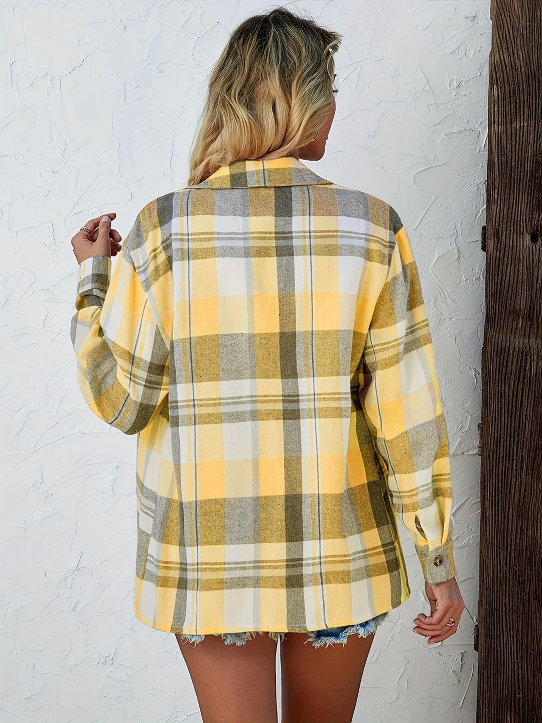 Women's Oversized Plaid Flannel Long Sleeve Button-Up Shirt