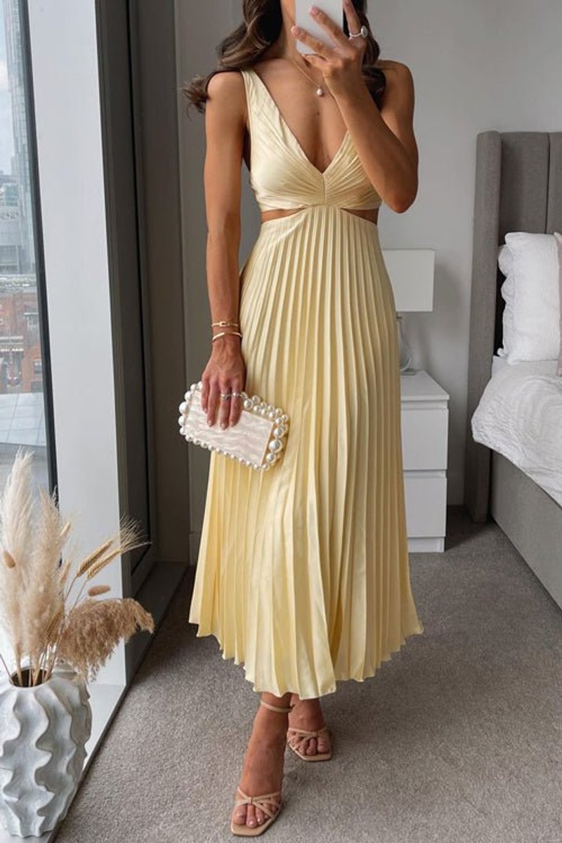 Women's Pleated Cutout V-Neck Mother of the Bride Maxi Dress - Yellow