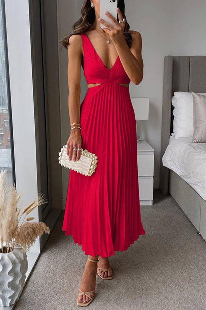 Women's Pleated Cutout V-Neck Mother of the Bride Maxi Dress - Red