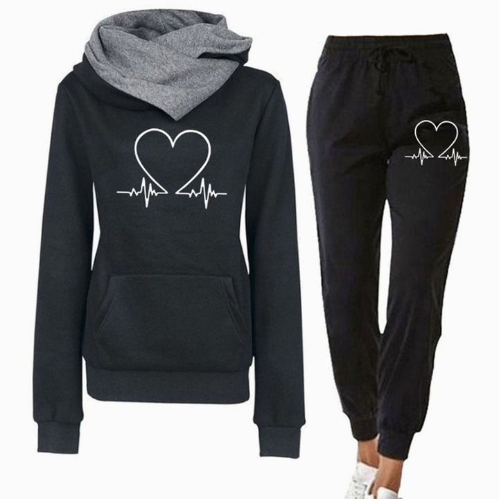 Women's Relaxed-Fit Heart Graphic Two-Piece Tracksuit Hoodie Jogger Set - Black