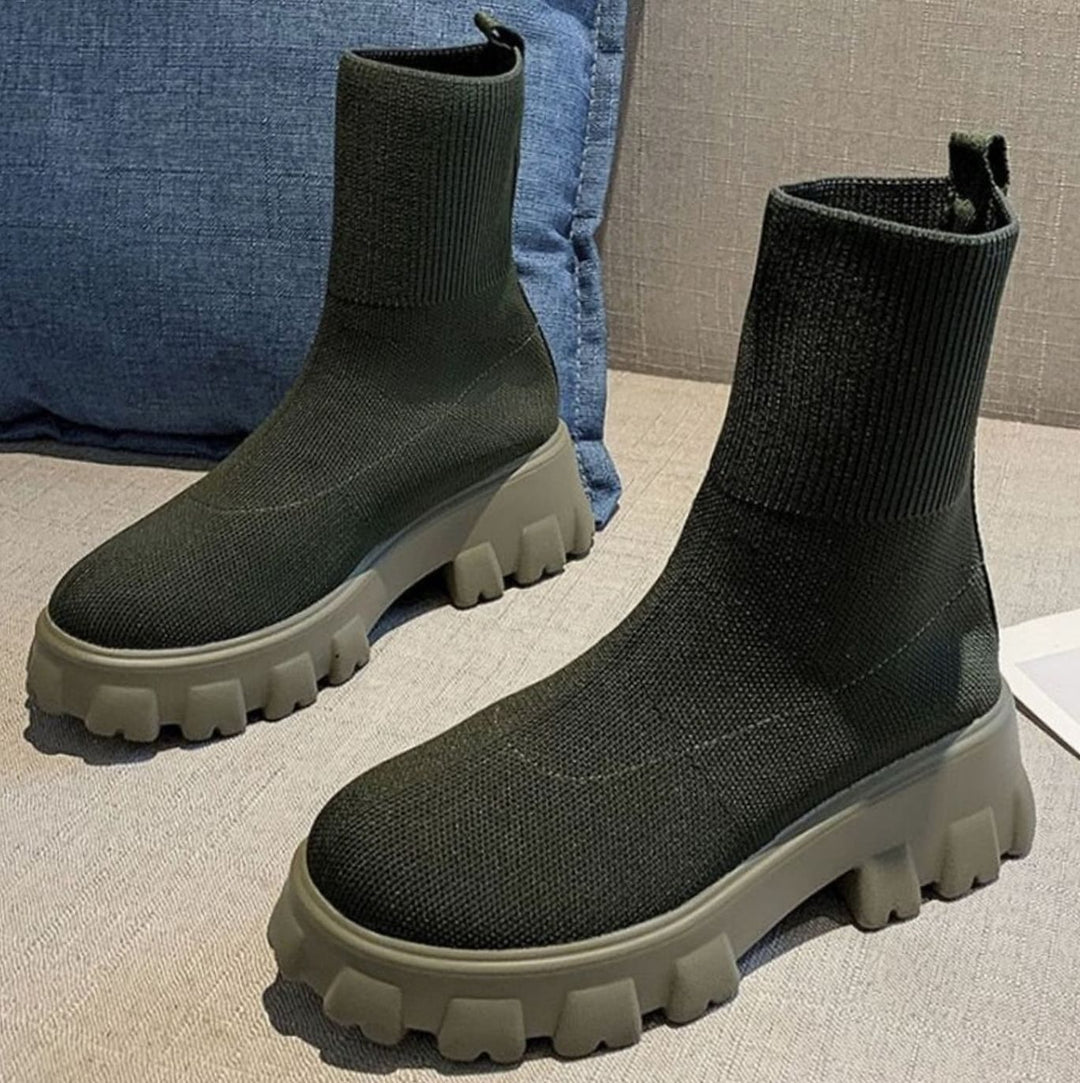 Women's Slip-On Sock-Fit Chunky Heel Boots Lug Sole